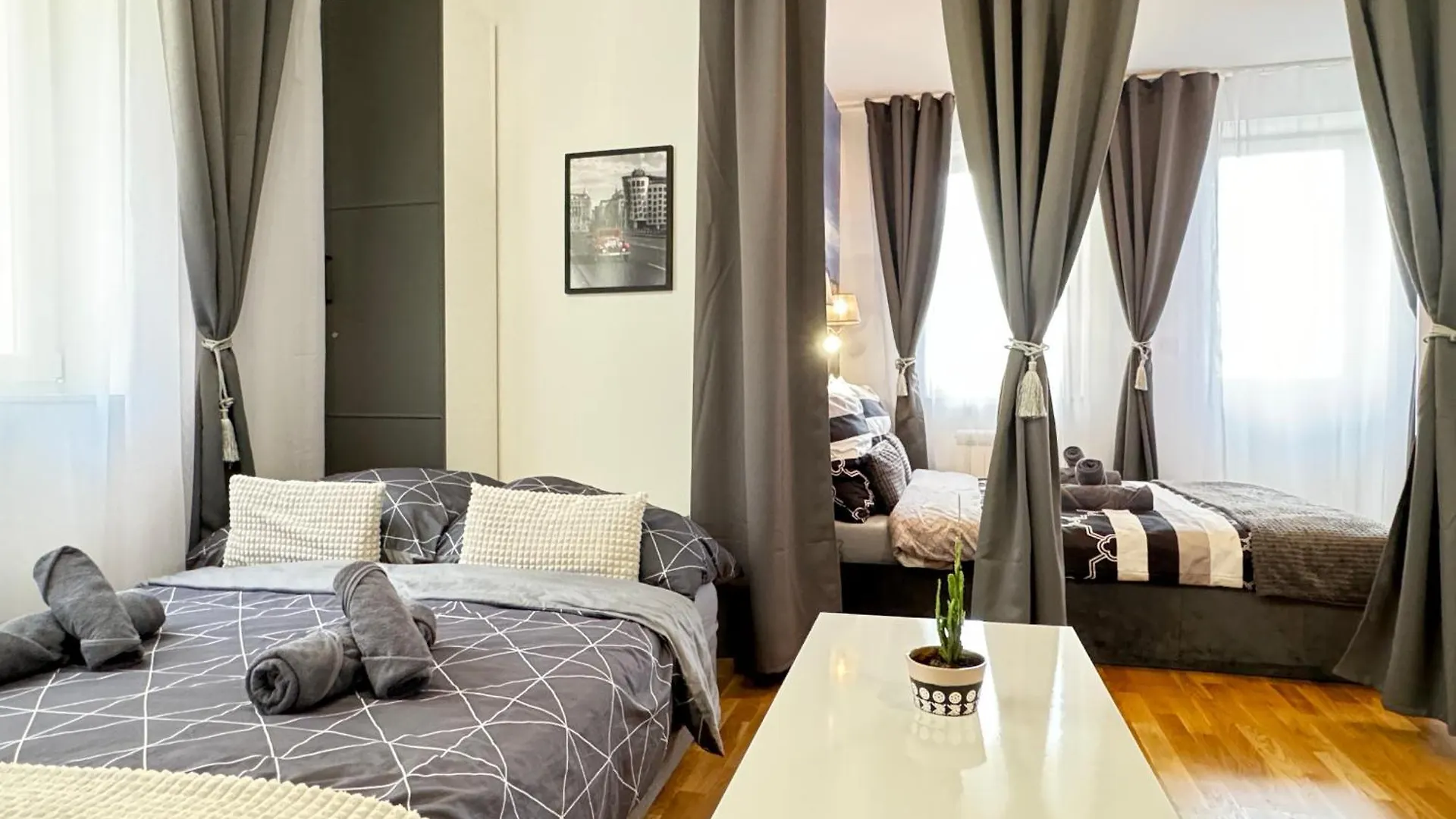 New Modern-Style Apartment With Balcony In The Prague 2