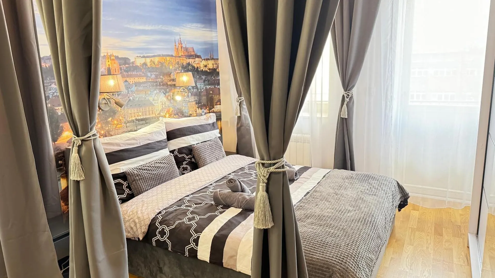 New Modern-Style Apartment With Balcony In The Prague 2 location
